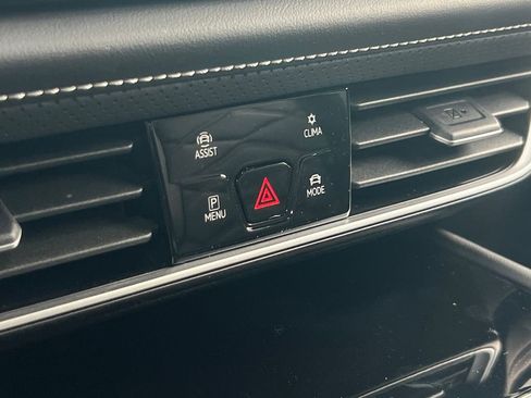 New 2026 Volkswagen Atlas Cross Sport SE image 30