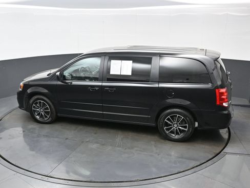 Used 2017 Dodge Grand Caravan GT FWD image 35