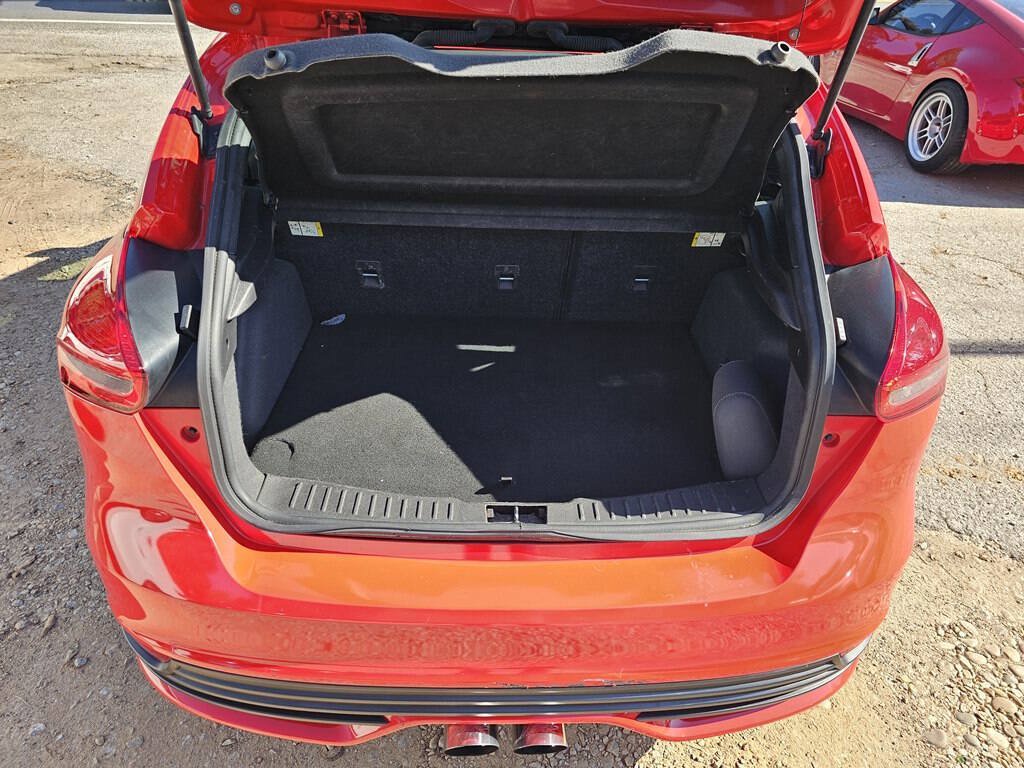 Used 2016 Ford Focus ST FWD image 26