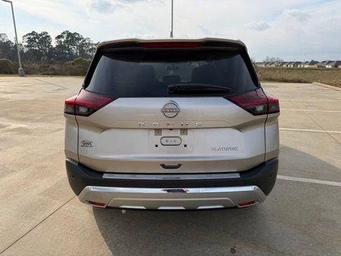 Used 2022 Nissan Rogue Platinum w/ Head-Up Display Package image 4