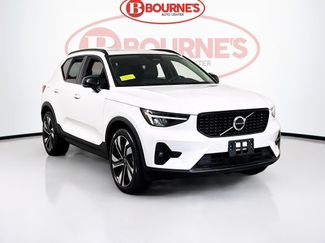 Used 2023 Volvo XC40 B5 Plus w/ Climate Package AWD/4WD video 1
