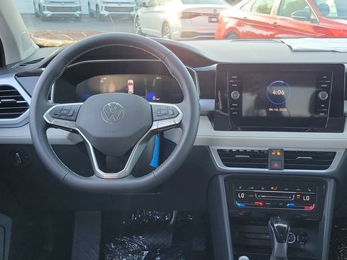 New 2026 Volkswagen Taos SE FWD image 3