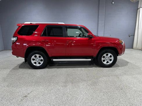 Used 2016 Toyota 4Runner SR5 AWD/4WD image 2