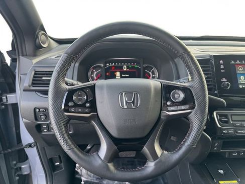 Used 2024 Honda Passport Black Edition image 13