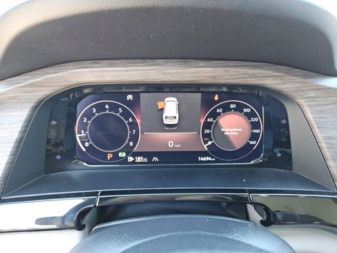 Used 2025 Volkswagen Atlas SEL Premium R-Line image 29