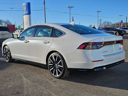 Used 2023 Honda Accord Touring image 6