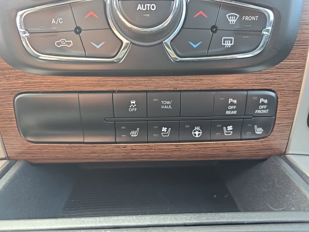 Used 2018 RAM 1500 Laramie w/ Convenience Group AWD/4WD image 39