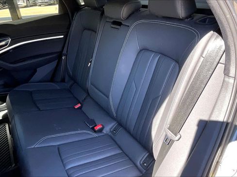 Used 2023 Audi e-tron Premium Plus w/ Premium Plus Package image 20