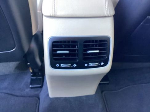 Used 2014 Kia Cadenza Premium w/ Luxury Package FWD image 12