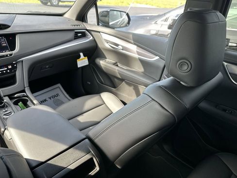 New 2026 Cadillac XT5 Luxury AWD/4WD image 11