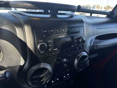 Used 2014 Jeep Wrangler Unlimited Sport w/ Quick Order Package 23S AWD/4WD image 13