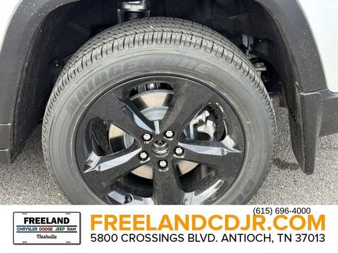 New 2025 Jeep Grand Cherokee L Altitude image 10