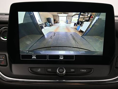 Used 2025 Chevrolet Blazer LT AWD/4WD image 12