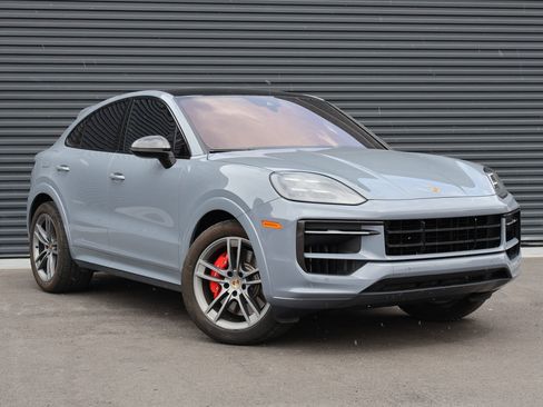 Certified 2024 Porsche Cayenne S AWD/4WD image 8