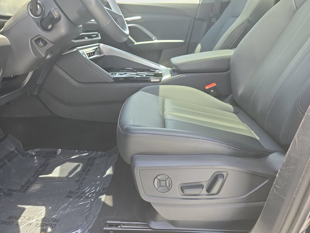 Certified 2025 Audi Q5 Premium w/ Convenience Package AWD/4WD image 21