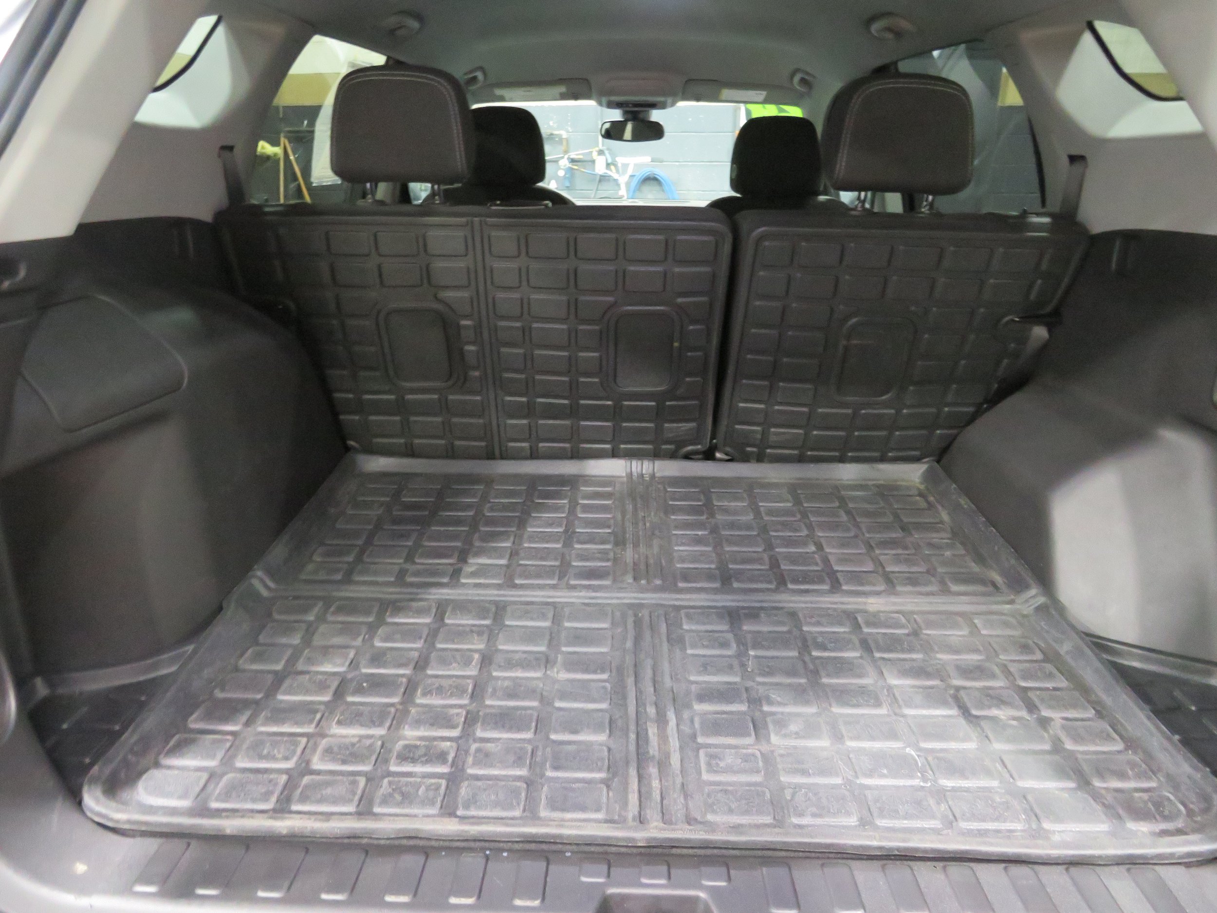 Used 2024 GMC Terrain SLE w/ Driver Convenience Package AWD/4WD image 8