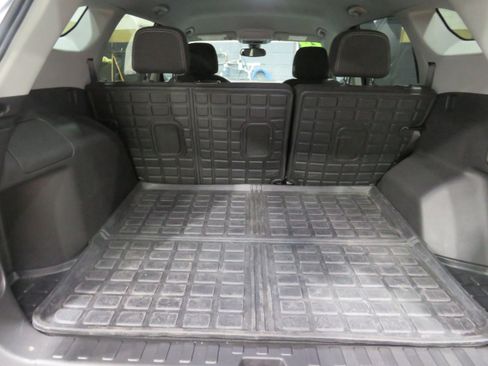 Used 2024 GMC Terrain SLE w/ Driver Convenience Package AWD/4WD image 8