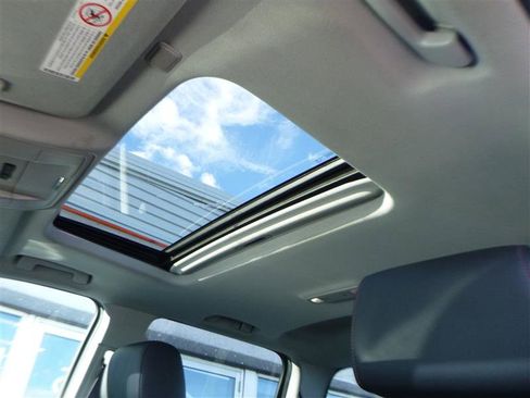 Used 2016 GMC Sierra 2500 SLT w/ All-Terrain HD Package image 16