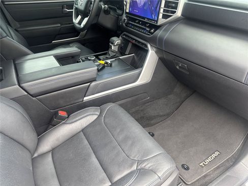 Used 2024 Toyota Tundra Platinum AWD/4WD image 38