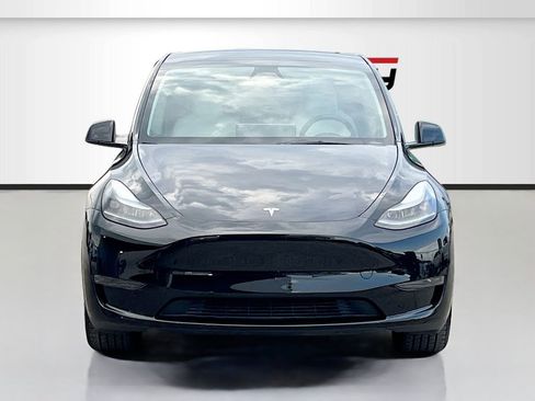 Used 2025 Tesla Model Y Long Range RWD image 2