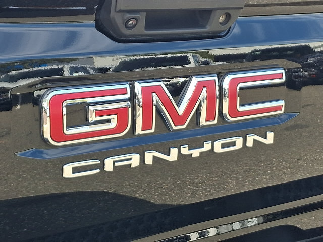 Used 2026 GMC Canyon AT4 w/ Technology Plus Package AWD/4WD image 32