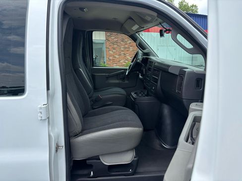Used 2020 GMC Savana 2500 w/ Driver Convenience Package RWD image 14