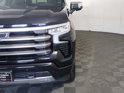 Used 2022 Chevrolet Silverado 1500 High Country w/ Technology Package AWD/4WD image 18