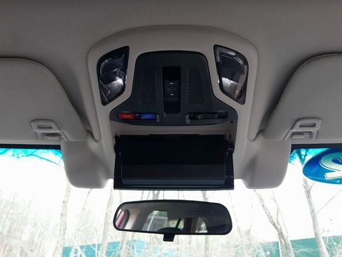 Used 2022 Subaru Outback Premium image 39