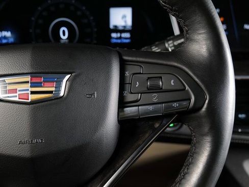 Used 2024 Cadillac Escalade Premium Luxury image 18