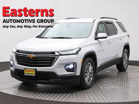 Used 2022 Chevrolet Traverse LT AWD/4WD image 1