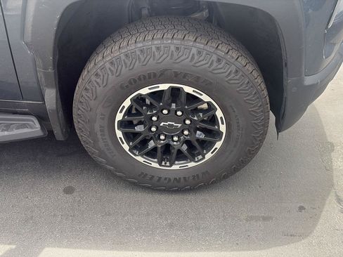 Used 2026 Chevrolet Silverado EV Trail Boss AWD/4WD image 4