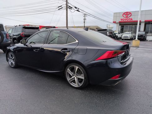 Used 2018 Lexus IS 300 AWD w/ Comfort Package image 3