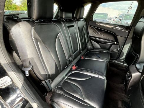 Used 2017 Lincoln MKC Premiere image 16