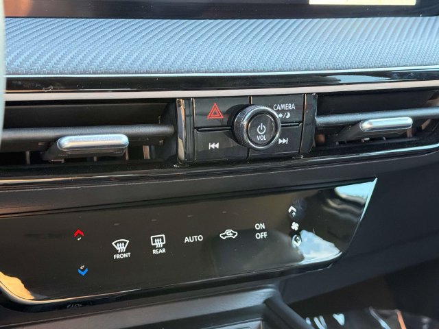 Certified 2025 Nissan Kicks SR FWD image 23
