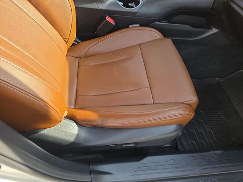 Used 2023 Subaru Outback Touring image 12