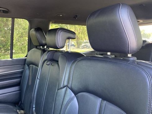 Used 2024 Jeep Wagoneer Series II w/ Flexible Seating Group RWD image 13