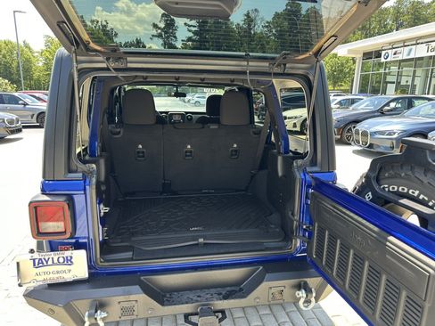 Used 2019 Jeep Wrangler Unlimited Sport AWD/4WD image 19