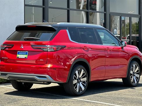 New 2025 Mitsubishi Outlander SEL image 5
