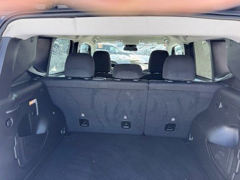 Certified 2023 Jeep Renegade Latitude image 29