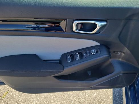 Used 2025 Honda Civic Sport image 8
