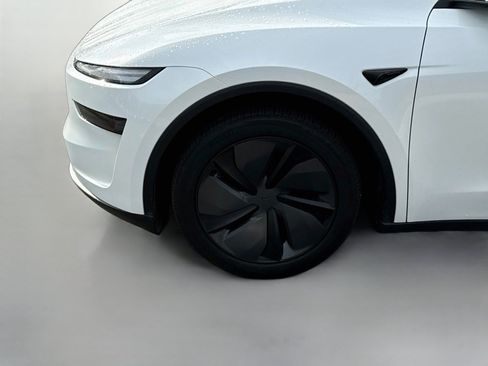 Used 2026 Tesla Model Y Long Range AWD/4WD image 30