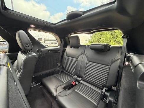 Used 2024 Land Rover Discovery Dynamic SE AWD/4WD image 26
