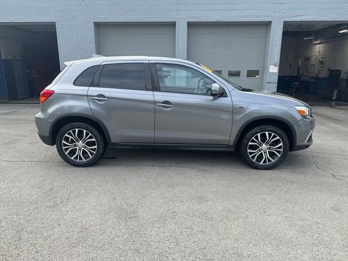 Used 2018 Mitsubishi Outlander Sport ES FWD image 2