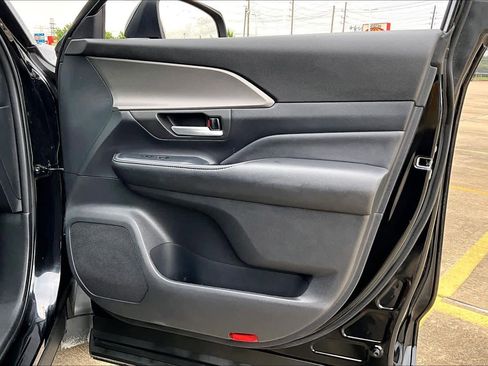 Used 2024 Toyota Grand Highlander XLE image 22