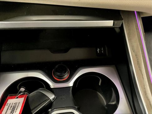 Used 2021 BMW X7 M50i image 22