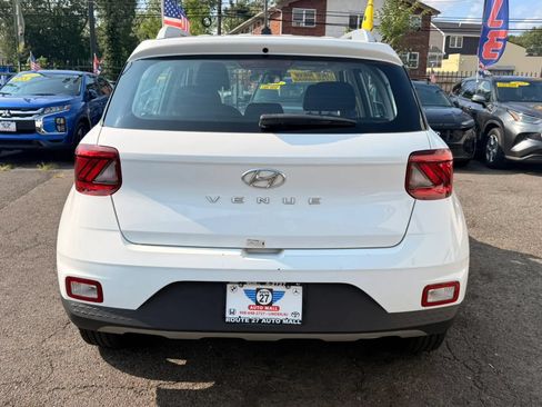 Used 2025 Hyundai Venue SEL FWD image 6