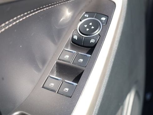 Used 2023 Ford Explorer Limited AWD/4WD image 17