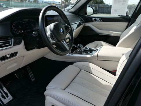 Used 2022 BMW X5 M50i w/ Executive Package image 9