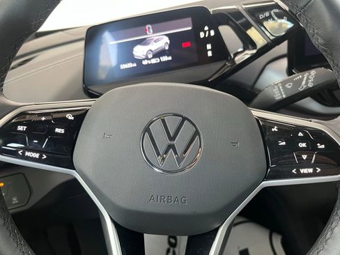 Used 2023 Volkswagen ID.4 Pro image 18