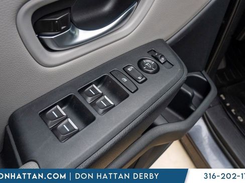 Used 2023 Honda Pilot LX image 18